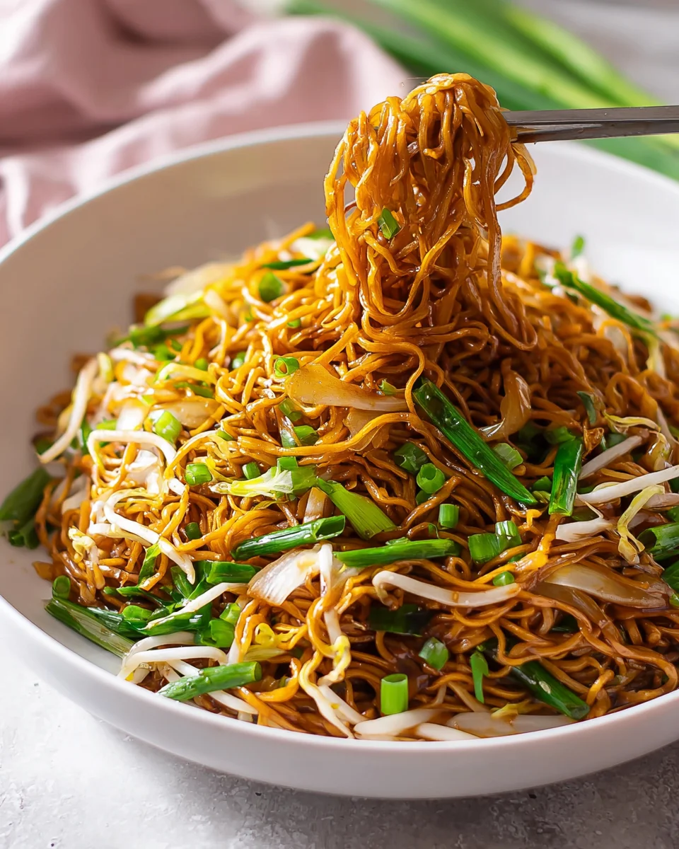 Delicious Cantonese Chow Mein Recipe with Beef and Veggies